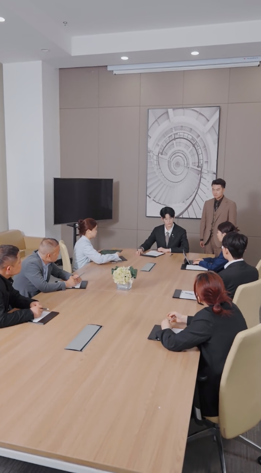 離婚后，哥哥們送我十個男模(全集)